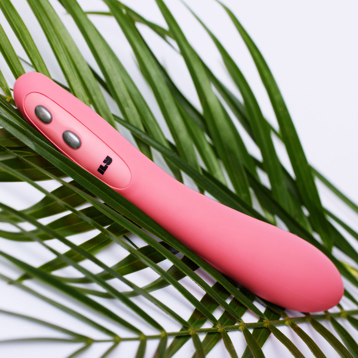 ILY - The Wand - Dubbele Stimulatie Wandvibrator - Roze
