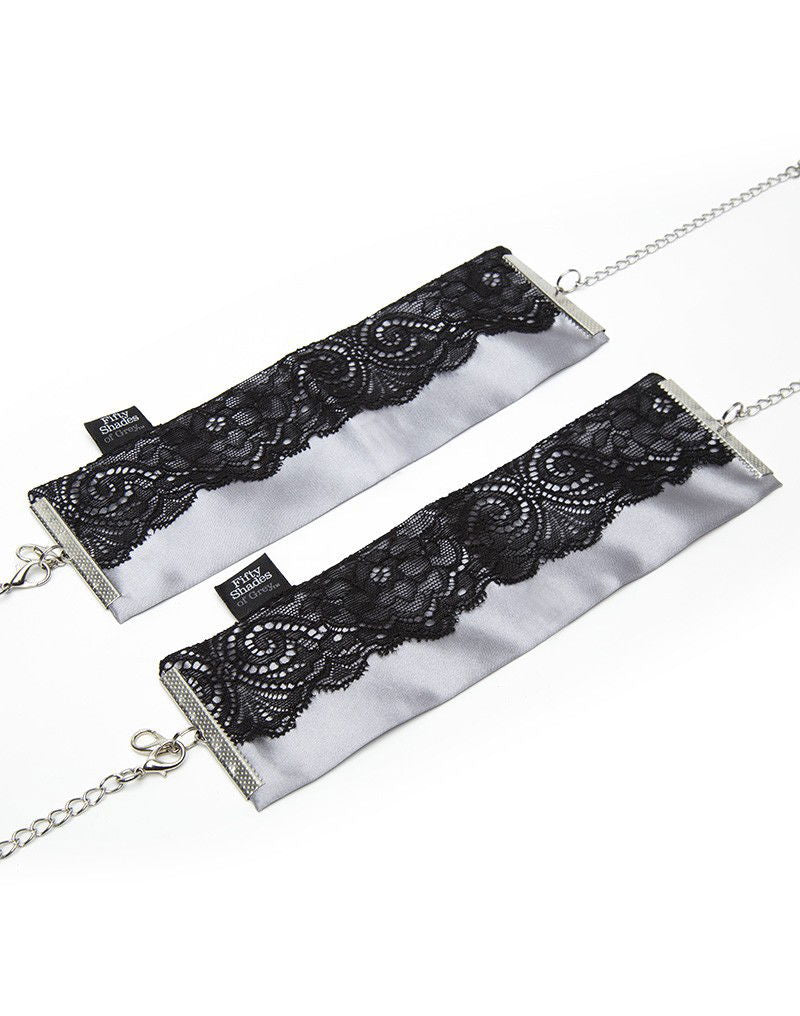Fifty Shades of Grey - Satijnen & Kanten Handboeien