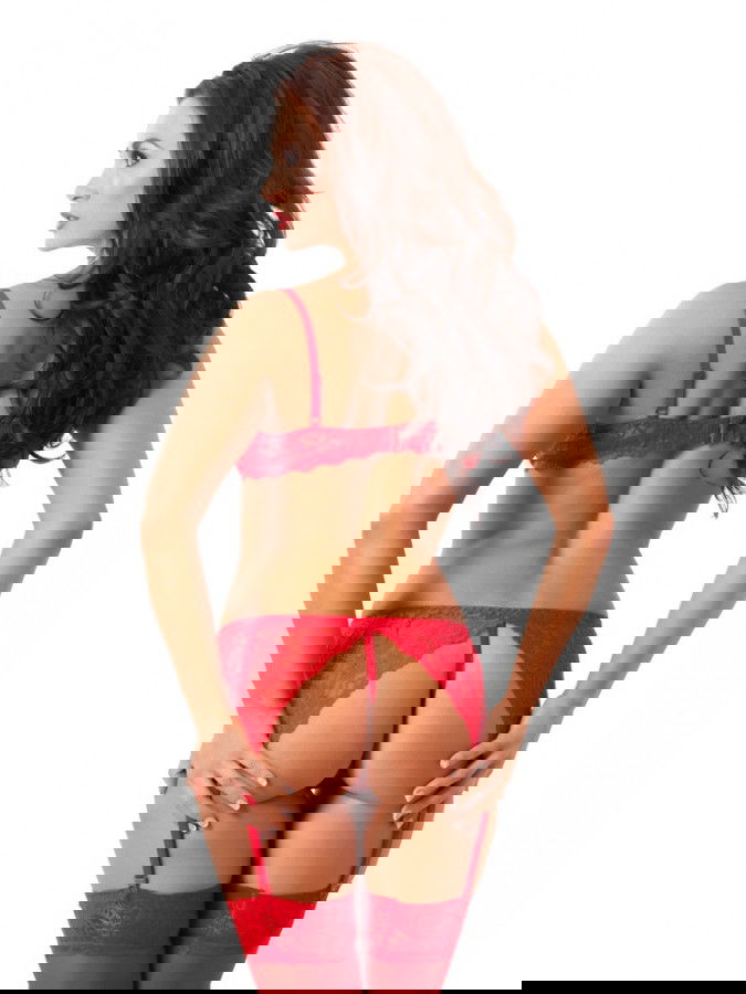 Amorable by Rimba - 1/2 Cup BH met G-string, Jarretels en Kousen