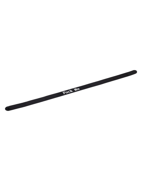 Rimba Latex Play - Halsband met opschrift 'Fuck Me' - Zwart & Wit