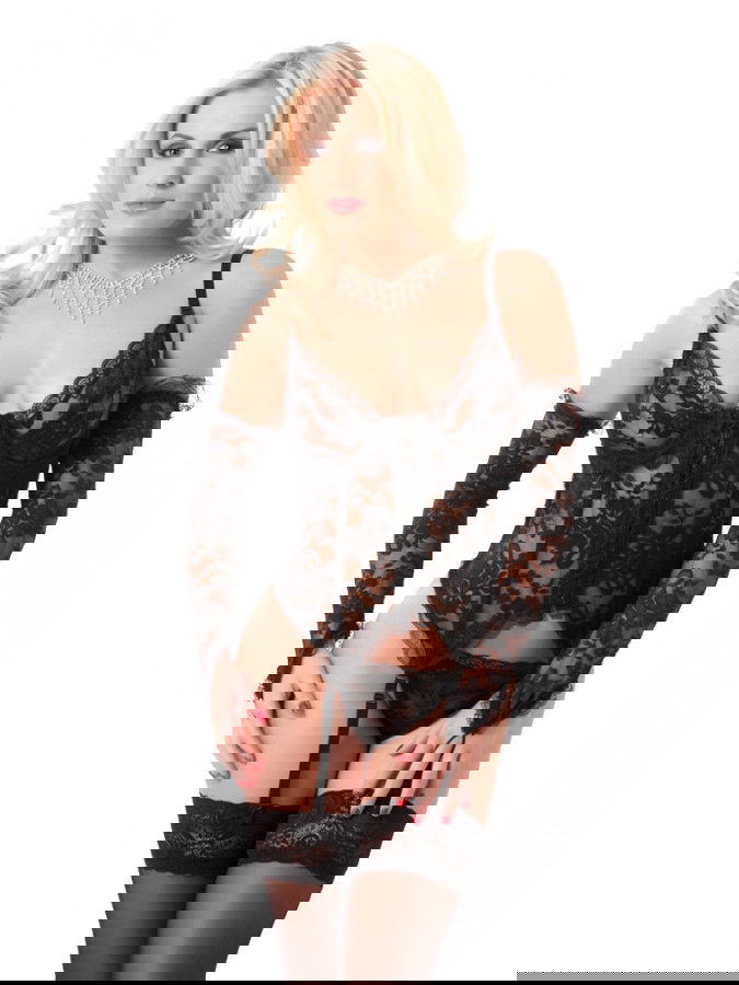 Amorable by Rimba - Corset met G-string, Handschoenen en Kousen - Zwart