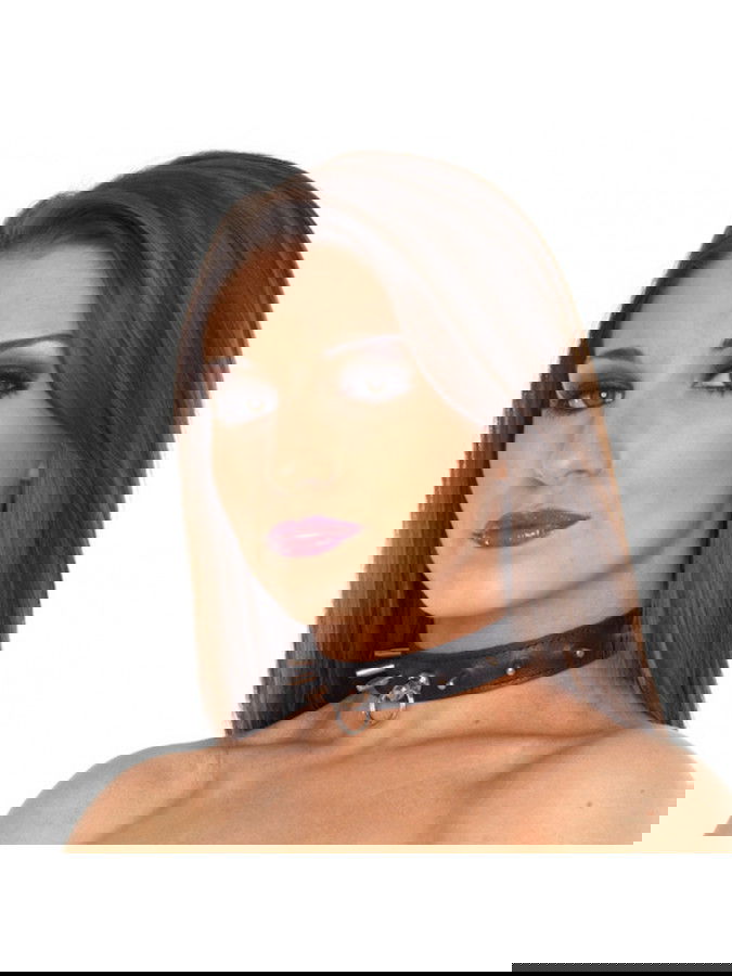 Rimba - Halsband  2.5 cm. breed, versierd met lange studs