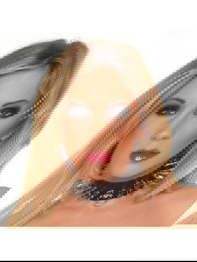 Rimba - Halsband versierd met lange spikes