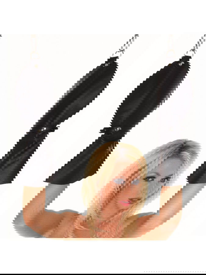 Rimba - Handboeien om op te hangen in vorm van wanten met karabijn haken