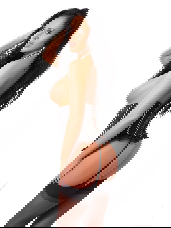 Amorable by Rimba - Taille Korset met G-string en Kousen - Zwart / Wit